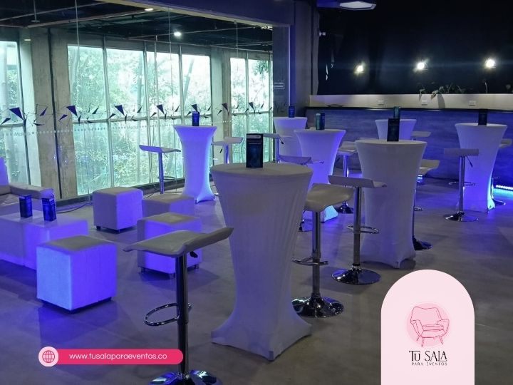 mesas y sillas de coctel en bogota